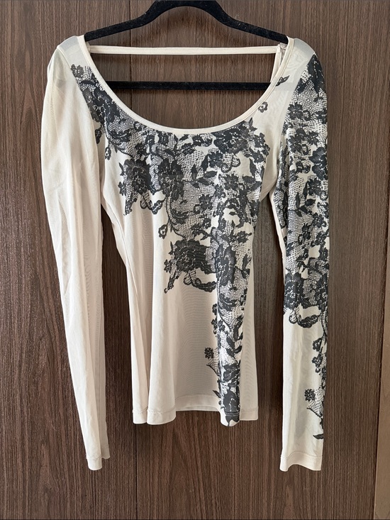 Angels never die Tops - Scoop Neck Long-Sleeve Top with Black Floral Lace Print - Dusty Rose